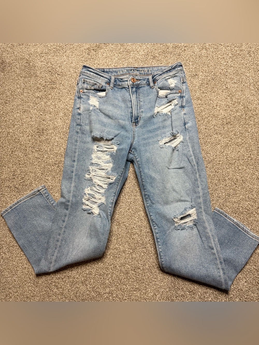 American Eagle mom Jean